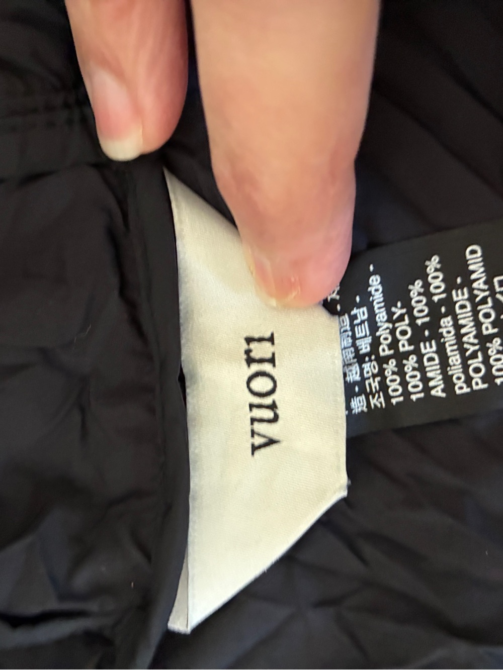 Size M Vuori Black Lightweight Packable Jacket Windbreaker - Picture 2 of 6